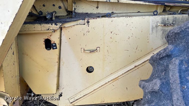 image for item EN5666 1999 New Holland TR 98  combine