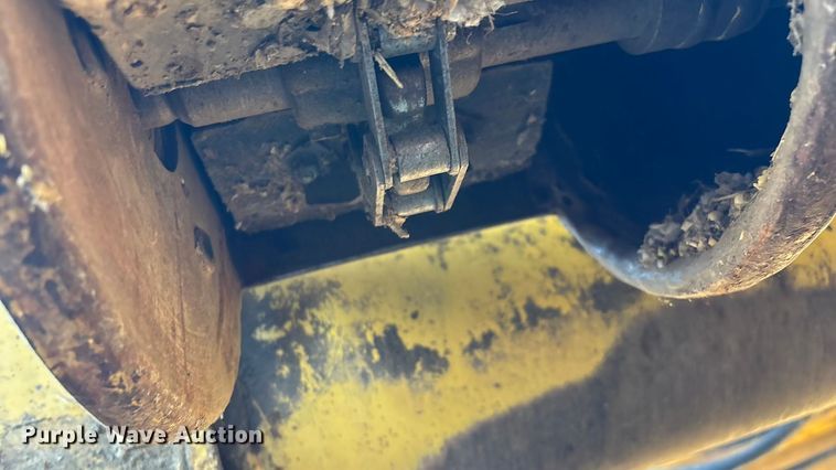 image for item EN5666 1999 New Holland TR 98  combine