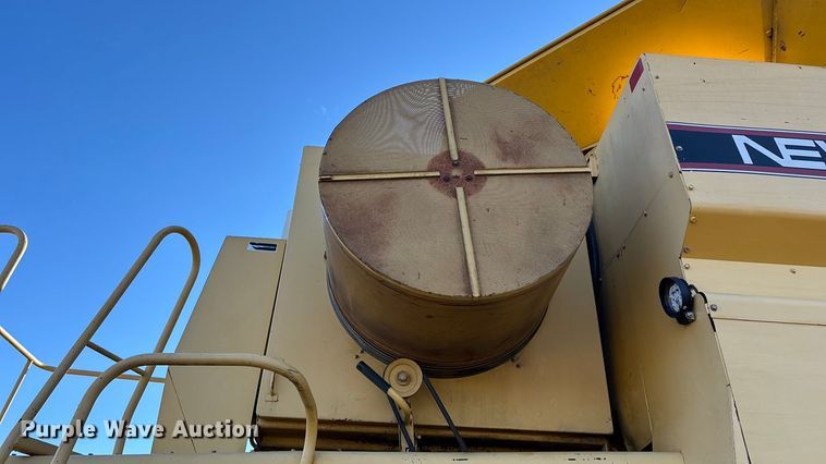 image for item EN5666 1999 New Holland TR 98  combine