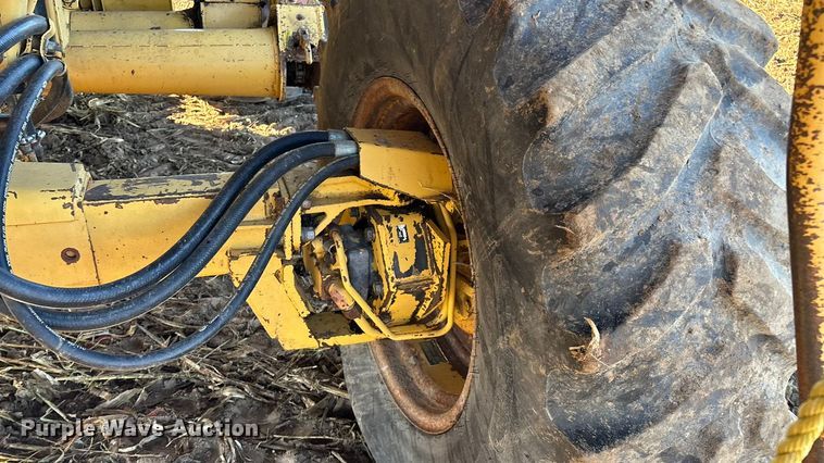 image for item EN5666 1999 New Holland TR 98  combine