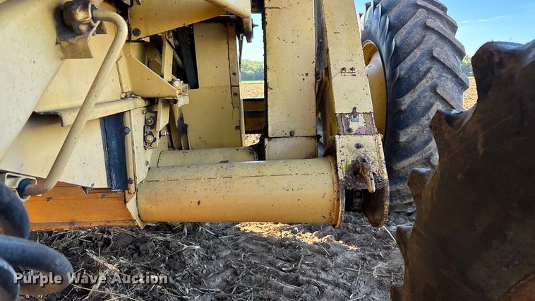 image for item EN5666 1999 New Holland TR 98  combine