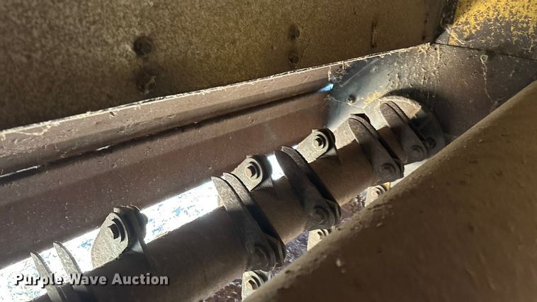 image for item EN5666 1999 New Holland TR 98  combine