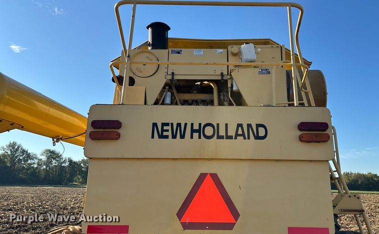 image for item EN5666 1999 New Holland TR 98  combine