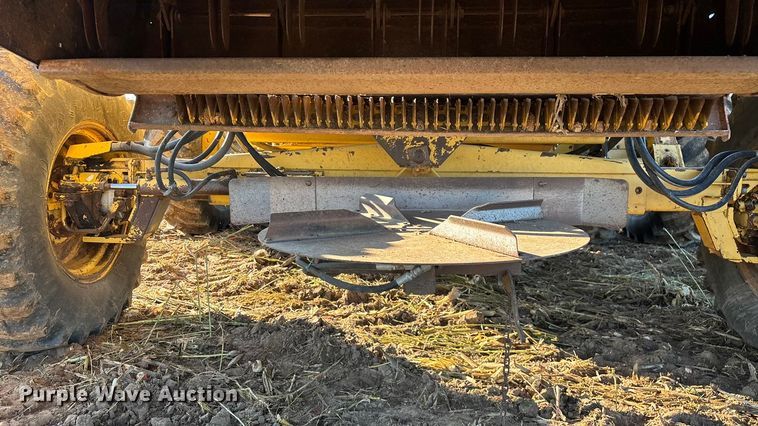 image for item EN5666 1999 New Holland TR 98  combine