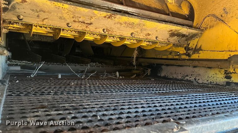 image for item EN5666 1999 New Holland TR 98  combine