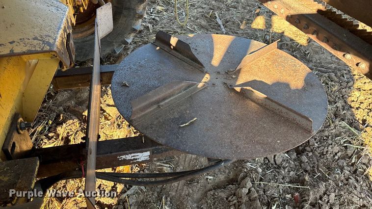 image for item EN5666 1999 New Holland TR 98  combine