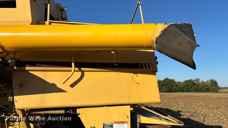 image for item EN5666 1999 New Holland TR 98  combine