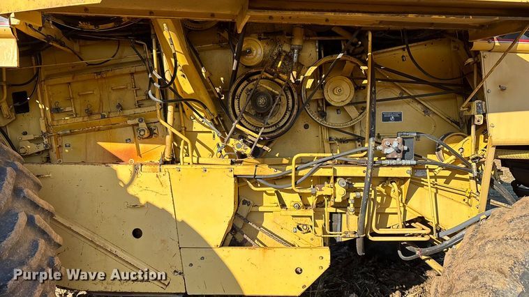 image for item EN5666 1999 New Holland TR 98  combine