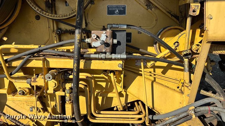 image for item EN5666 1999 New Holland TR 98  combine