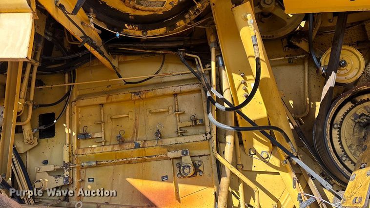 image for item EN5666 1999 New Holland TR 98  combine