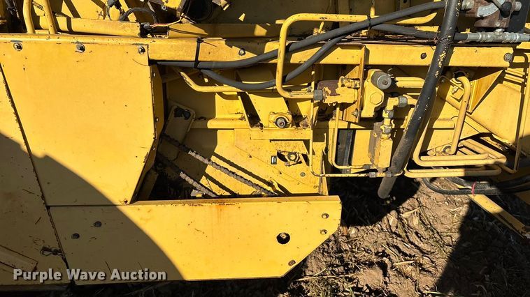 image for item EN5666 1999 New Holland TR 98  combine