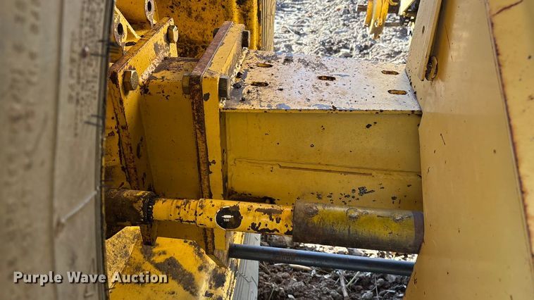 image for item EN5666 1999 New Holland TR 98  combine