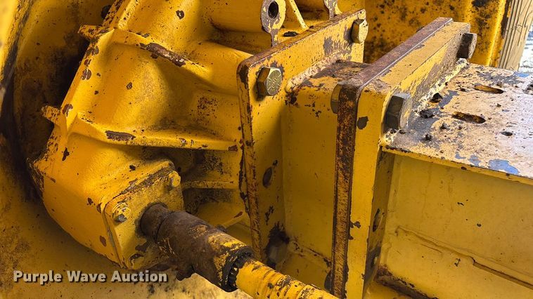 image for item EN5666 1999 New Holland TR 98  combine
