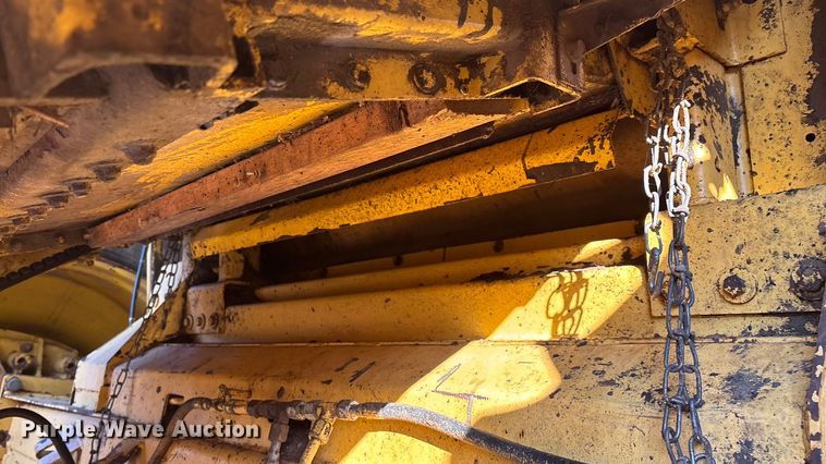 image for item EN5666 1999 New Holland TR 98  combine