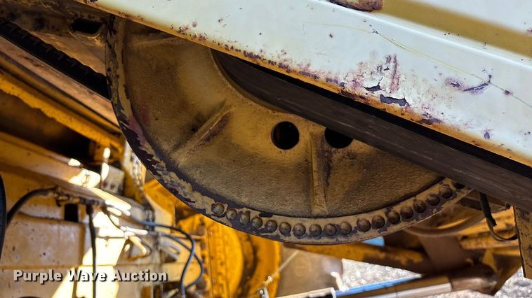 image for item EN5666 1999 New Holland TR 98  combine