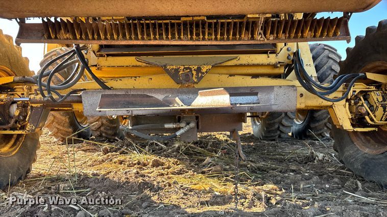 image for item EN5666 1999 New Holland TR 98  combine