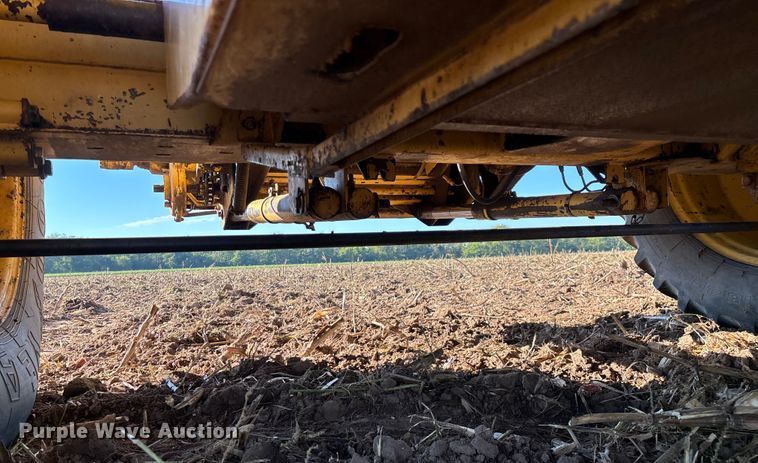 image for item EN5666 1999 New Holland TR 98  combine