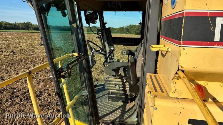 image for item EN5666 1999 New Holland TR 98  combine