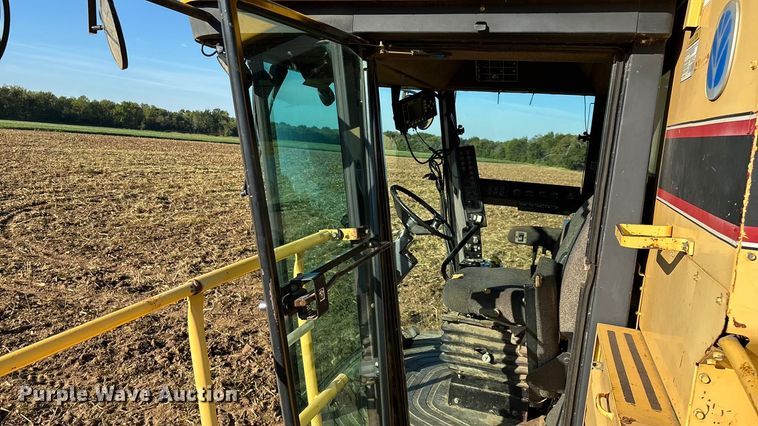 image for item EN5666 1999 New Holland TR 98  combine