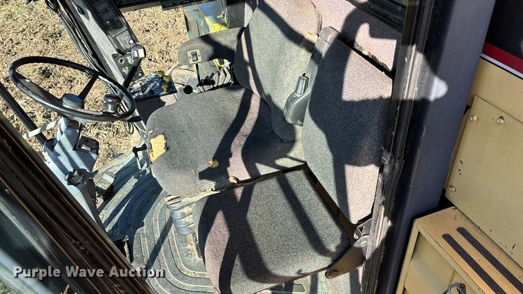 image for item EN5666 1999 New Holland TR 98  combine