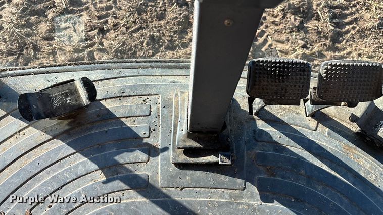 image for item EN5666 1999 New Holland TR 98  combine