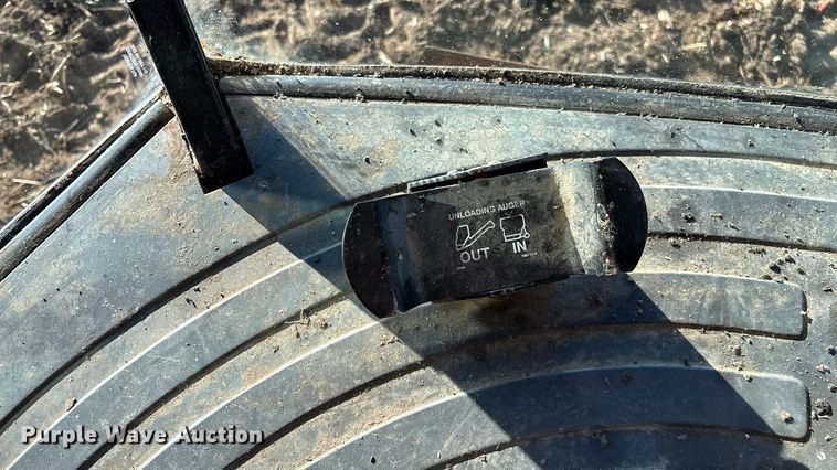 image for item EN5666 1999 New Holland TR 98  combine