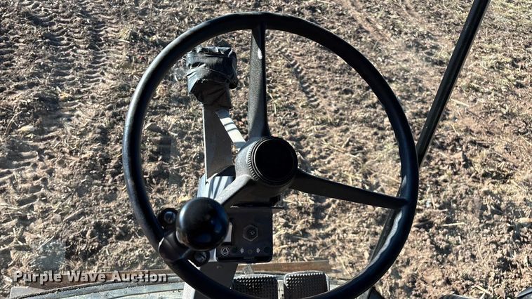 image for item EN5666 1999 New Holland TR 98  combine