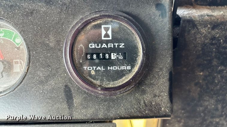 image for item EN5666 1999 New Holland TR 98  combine