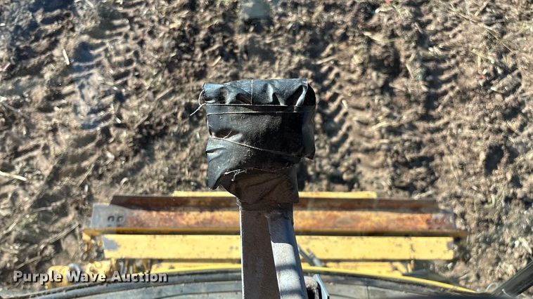 image for item EN5666 1999 New Holland TR 98  combine