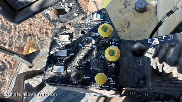 image for item EN5666 1999 New Holland TR 98  combine