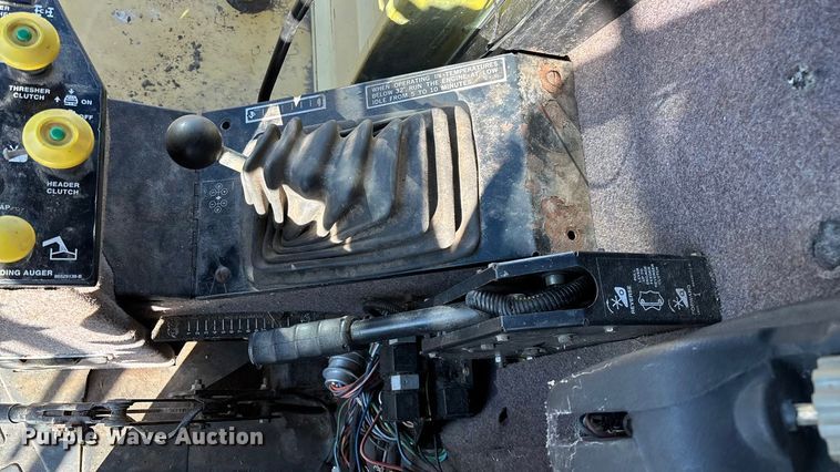 image for item EN5666 1999 New Holland TR 98  combine