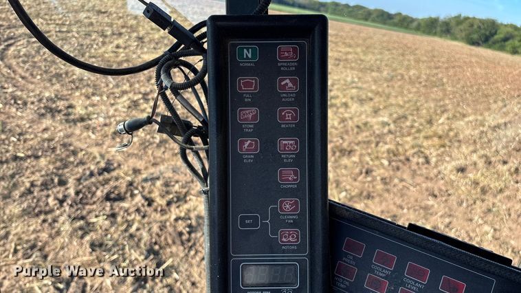 image for item EN5666 1999 New Holland TR 98  combine