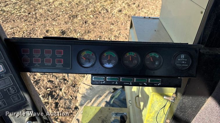 image for item EN5666 1999 New Holland TR 98  combine