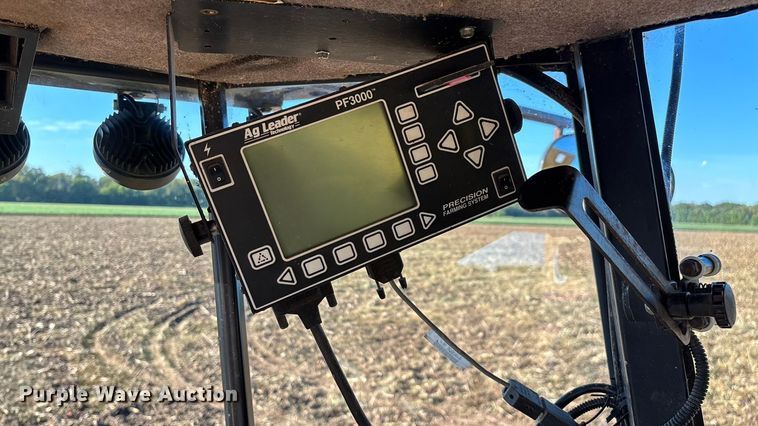 image for item EN5666 1999 New Holland TR 98  combine