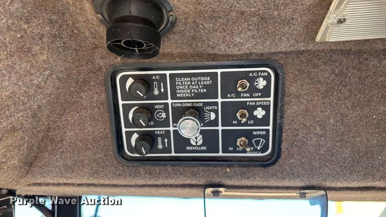 image for item EN5666 1999 New Holland TR 98  combine