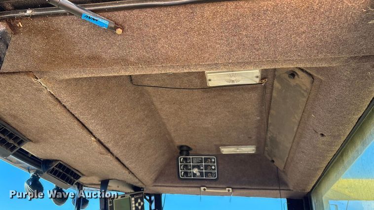 image for item EN5666 1999 New Holland TR 98  combine