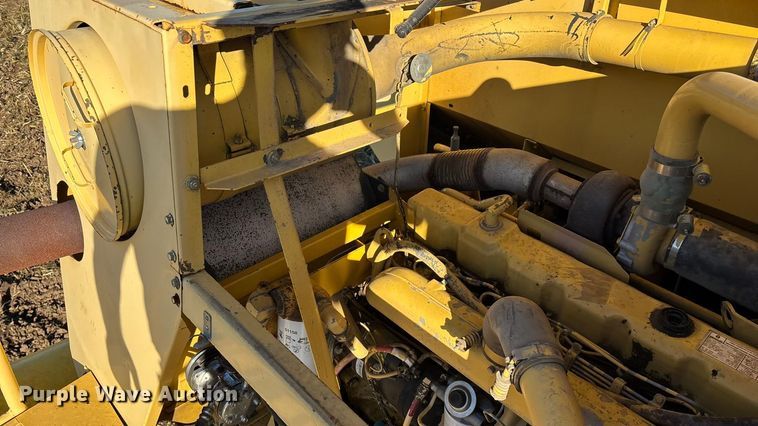 image for item EN5666 1999 New Holland TR 98  combine