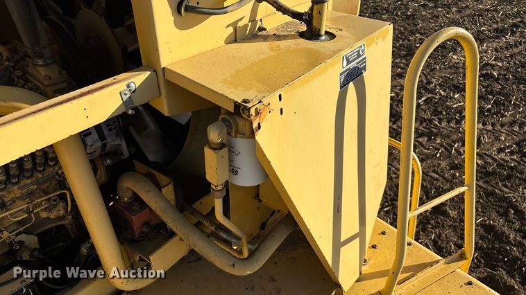 image for item EN5666 1999 New Holland TR 98  combine