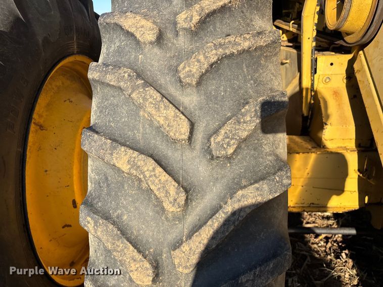 image for item EN5666 1999 New Holland TR 98  combine