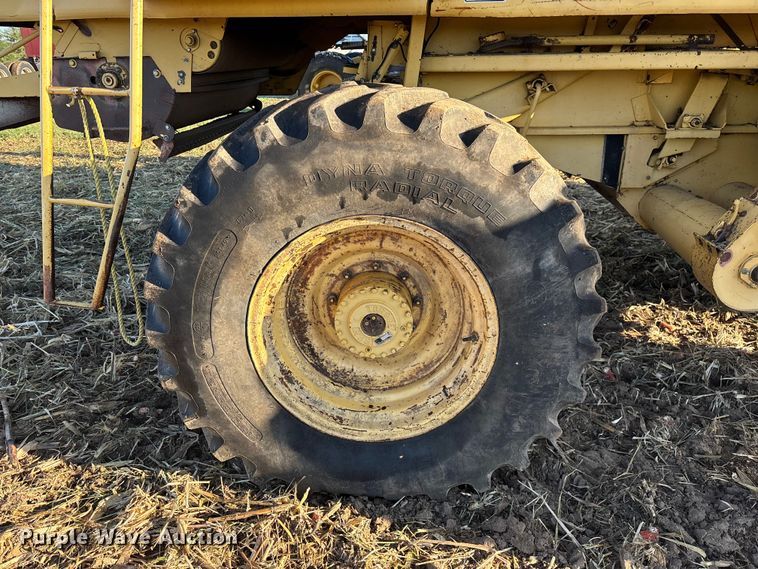 image for item EN5666 1999 New Holland TR 98  combine