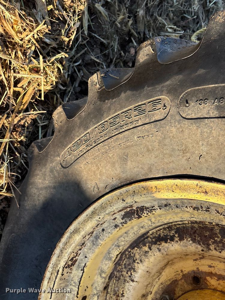 image for item EN5666 1999 New Holland TR 98  combine