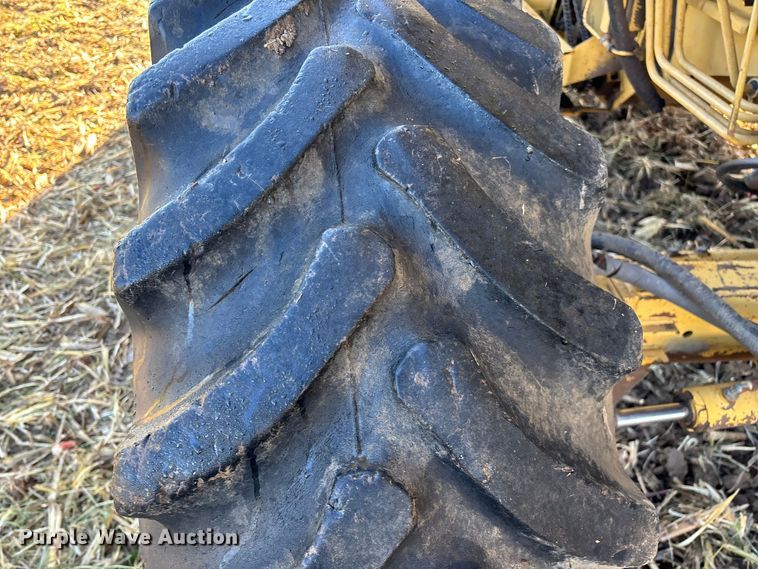 image for item EN5666 1999 New Holland TR 98  combine