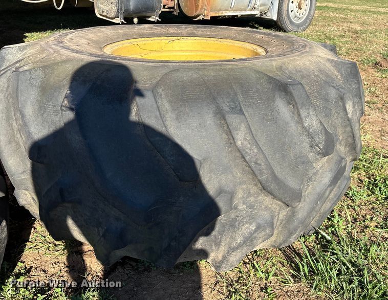 image for item EN5666 1999 New Holland TR 98  combine