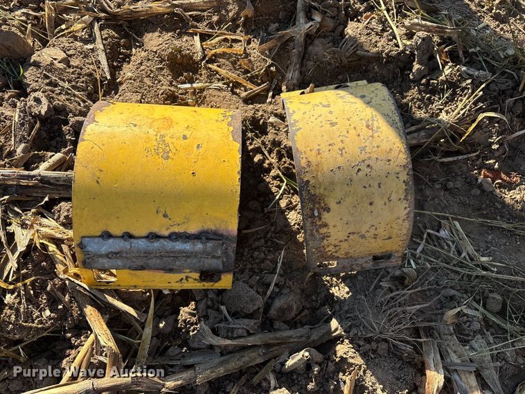 image for item EN5666 1999 New Holland TR 98  combine