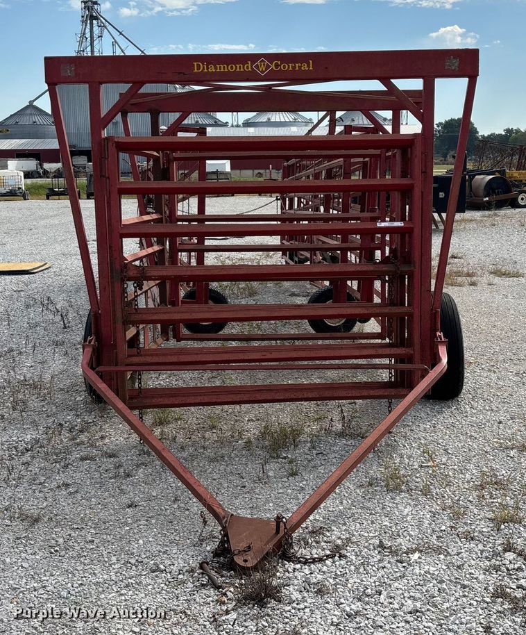 image for item EN5667 Diamond W Corral portable corral