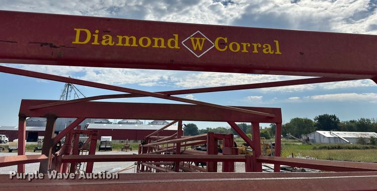 image for item EN5667 Diamond W Corral portable corral