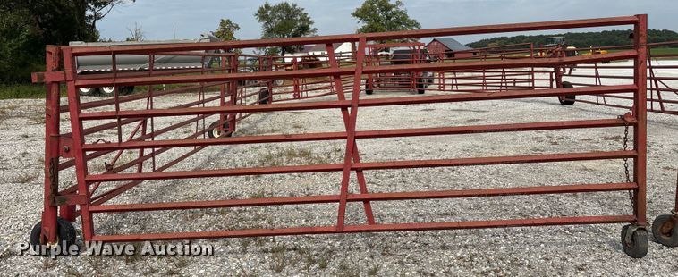 image for item EN5667 Diamond W Corral portable corral