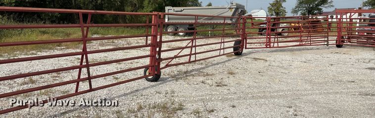 image for item EN5667 Diamond W Corral portable corral