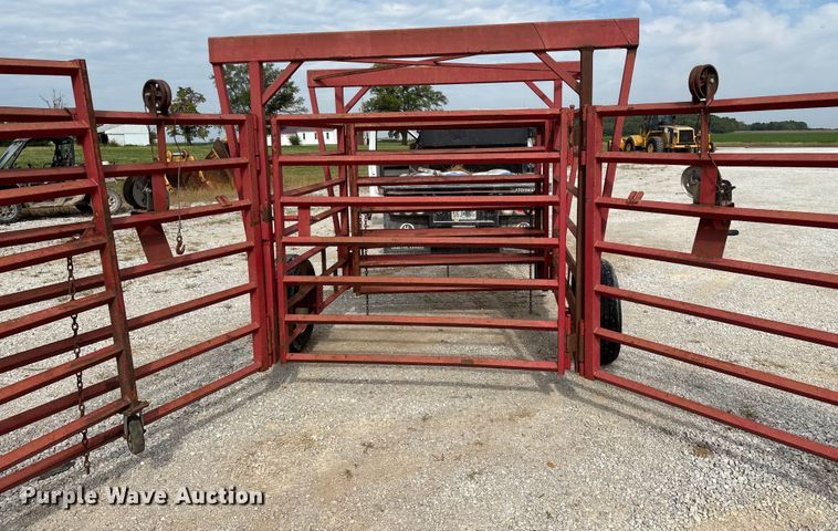 image for item EN5667 Diamond W Corral portable corral