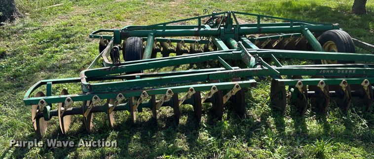 image for item EN5692 John Deere H1000 off-set disk